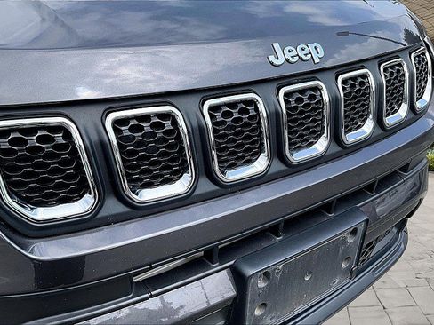 Used 2023 Jeep Compass Latitude AWD/4WD image 24