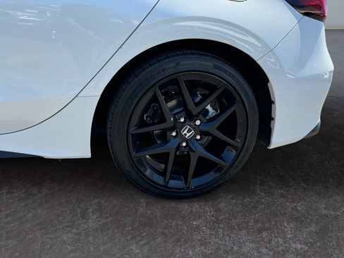 Used 2023 Honda Civic Sport image 9