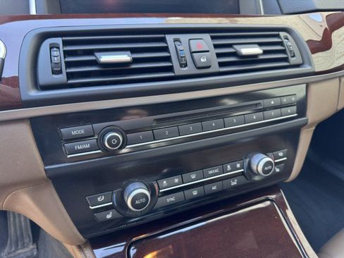 Used 2014 BMW 535i xDrive Sedan AWD/4WD image 30