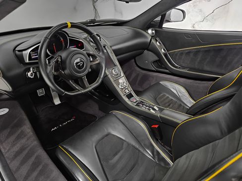 Used 2015 McLaren 650S Spider image 26