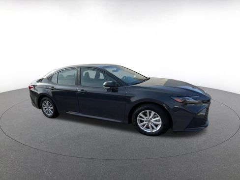 Used 2025 Toyota Camry LE image 2