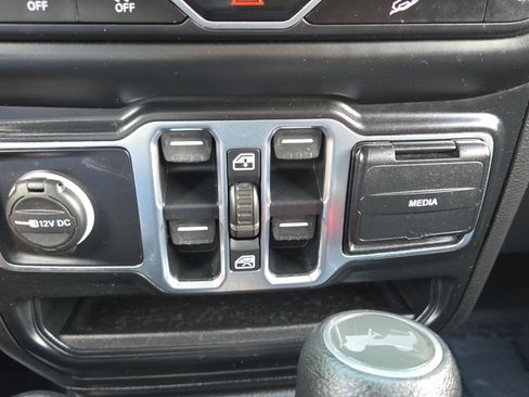 Used 2020 Jeep Wrangler Unlimited Sport S AWD/4WD image 31