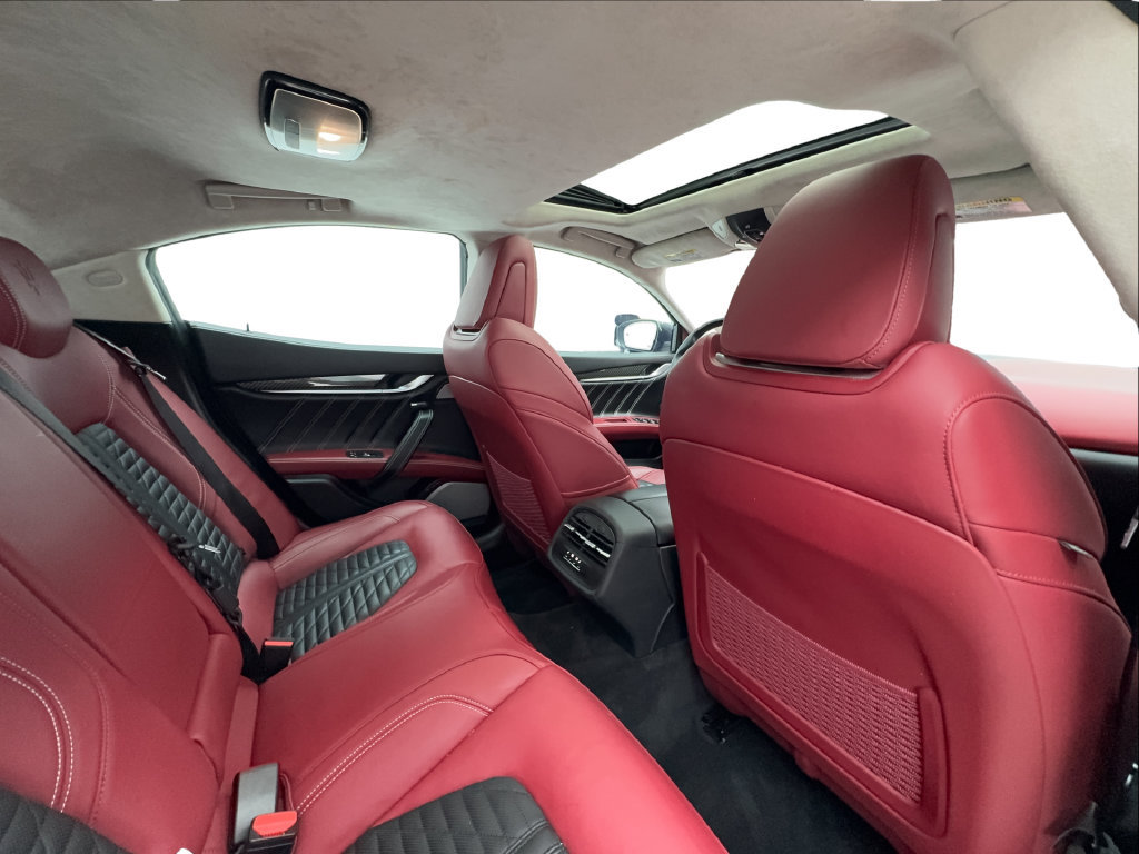 Used 2023 Maserati Ghibli Modena RWD image 32