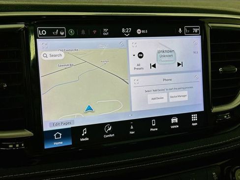 Used 2025 Chrysler Pacifica Limited FWD image 19