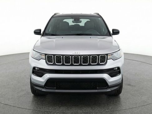 Used 2025 Jeep Compass Limited image 2