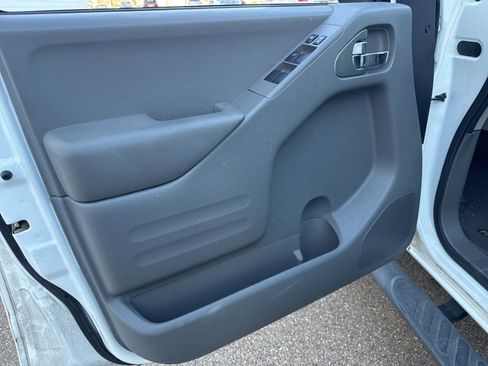 Used 2016 Nissan Frontier SV w/ SV Value Truck Package image 22