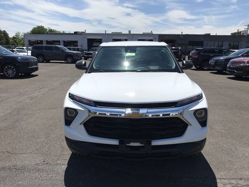Used 2024 Chevrolet TrailBlazer LS w/ LS Convenience Package AWD/4WD image 8