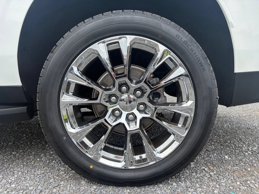 Used 2023 GMC Yukon XL Denali AWD/4WD image 17
