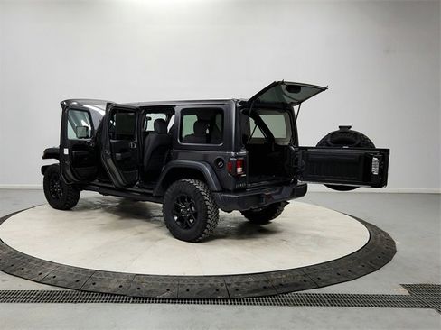 Used 2024 Jeep Wrangler Willys image 13