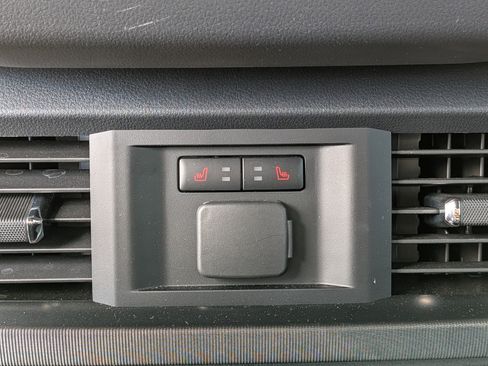 Used 2024 Ford F150 Platinum image 16