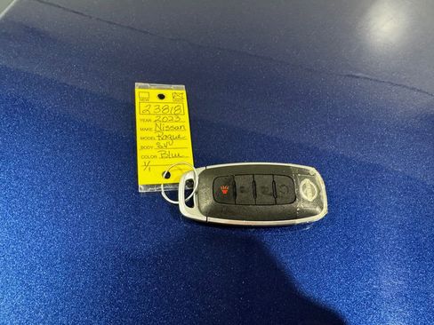 Used 2023 Nissan Rogue SV image 42