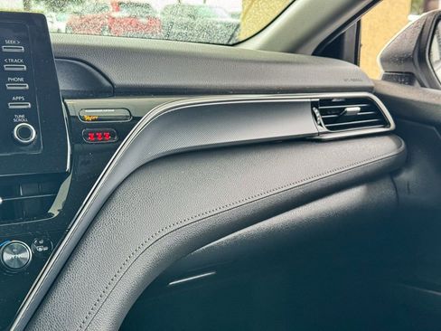 Used 2023 Toyota Camry SE image 31