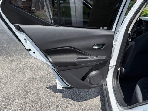 Used 2024 Nissan Kicks SV FWD image 10