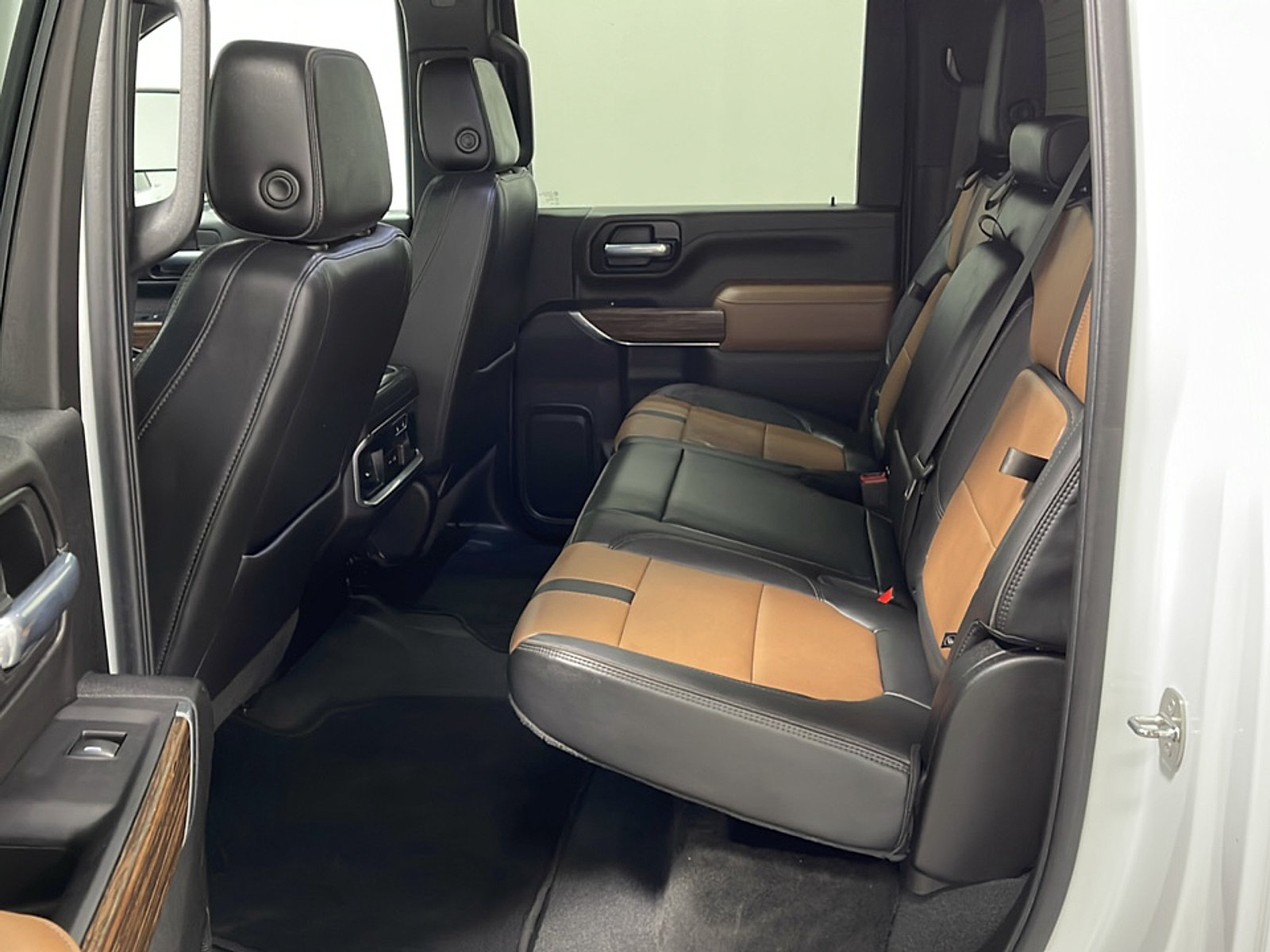 Used 2023 Chevrolet Silverado 3500 High Country w/ Safety Package II AWD/4WD image 15
