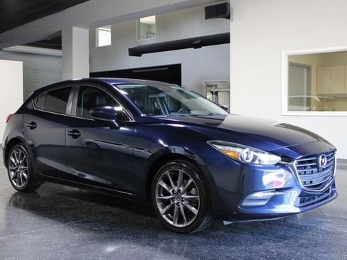 Used 2018 MAZDA MAZDA3 Touring image 25