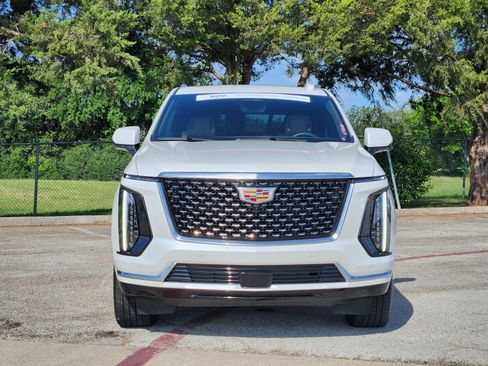 Certified 2025 Cadillac Escalade Premium Luxury w/ Touring Package AWD/4WD image 32