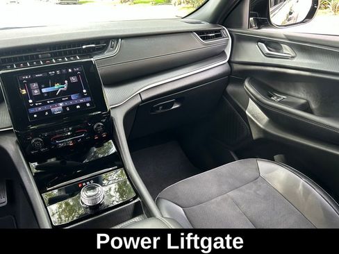 Certified 2024 Jeep Grand Cherokee Altitude image 14