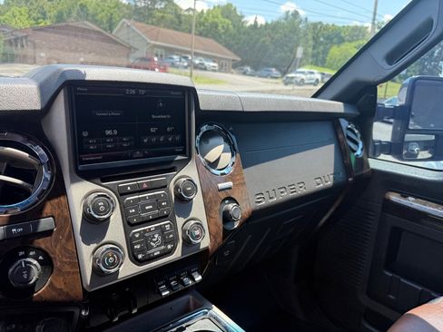Used 2015 Ford F250 Platinum w/ FX4 Off-Road Package AWD/4WD image 46