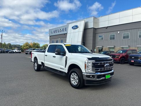 Used 2024 Ford F350 XLT AWD/4WD image 9