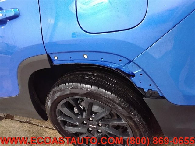 Used 2024 GMC Terrain SLT w/ Infotainment Package II AWD/4WD image 16