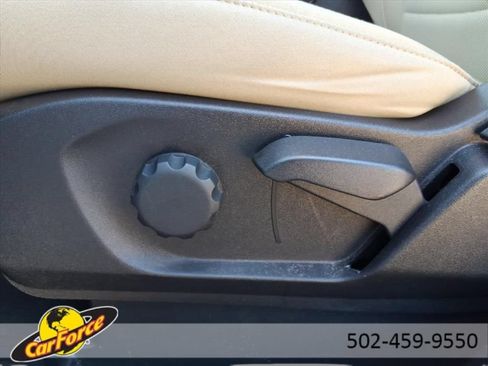 Used 2024 Ford Edge SE AWD/4WD image 21