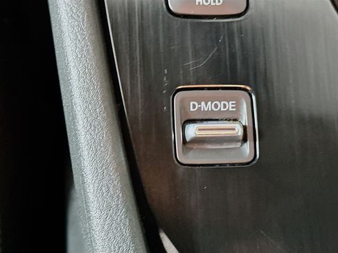 Used 2023 Nissan Rogue SV image 25