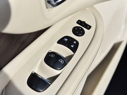 Used 2019 Nissan Murano Platinum image 8