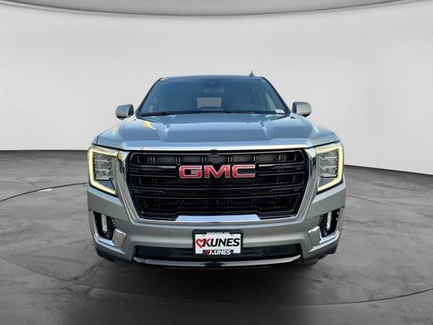 Used 2024 GMC Yukon SLE AWD/4WD image 3
