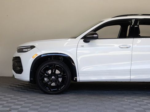 Used 2025 Volkswagen Tiguan SE R-Line AWD/4WD image 8