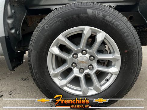 Used 2023 Chevrolet Silverado 1500 LT AWD/4WD image 5