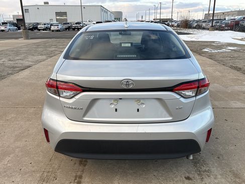 Used 2025 Toyota Corolla LE image 4