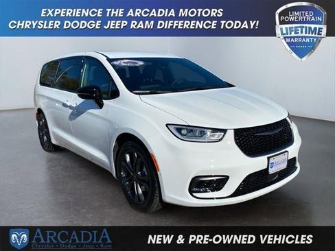 New 2026 Chrysler Pacifica Select image 22