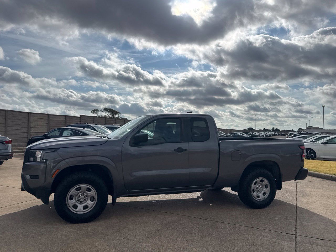Used 2022 Nissan Frontier S w/ Technology Package AWD/4WD image 10
