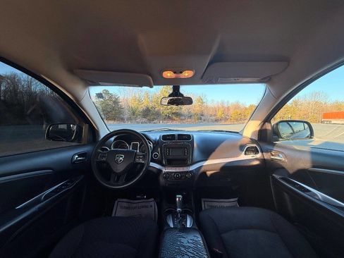 Used 2018 Dodge Journey SE w/ Blacktop Package image 21