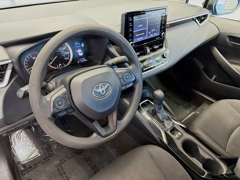 Used 2022 Toyota Corolla LE image 7