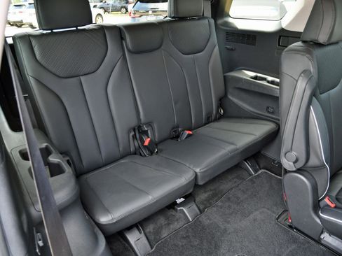 Used 2025 Hyundai Palisade SEL FWD image 26