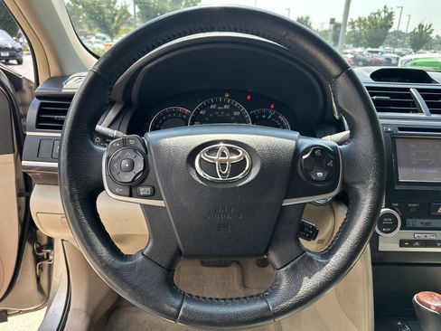 Used 2013 Toyota Camry XLE FWD image 17