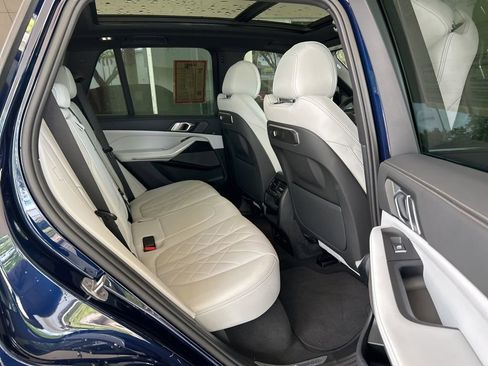 Used 2024 BMW X5 xDrive40i w/ M Sport Package AWD/4WD image 28
