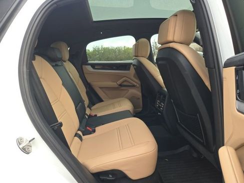 Used 2024 Porsche Cayenne S image 10