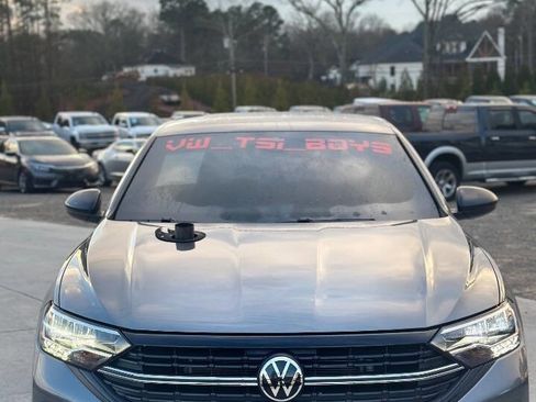 Used 2024 Volkswagen Jetta Sport image 2