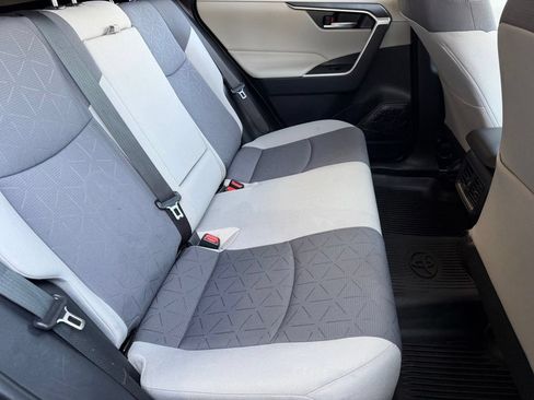 Used 2019 Toyota RAV4 XLE w/ All Weather Liner Package FWD image 21