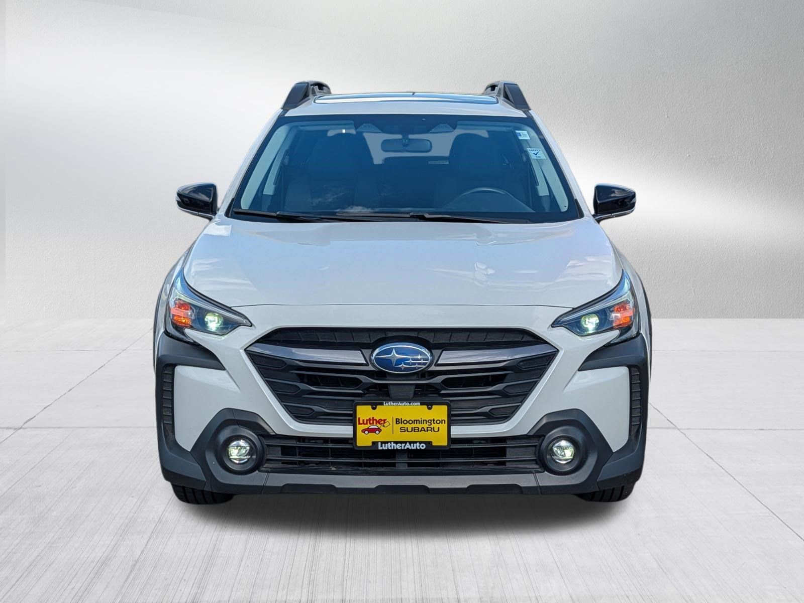 Used 2025 Subaru Outback Premium AWD/4WD image 2