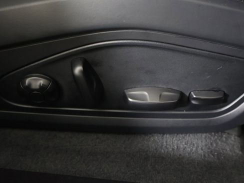 Used 2021 Porsche Taycan Turbo image 37