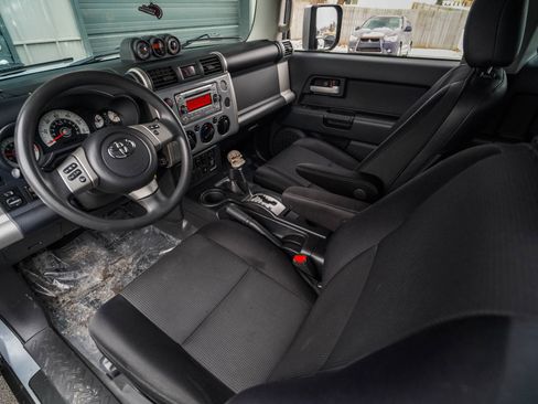 Used 2014 Toyota FJ Cruiser 4WD w/ Convenience Package image 12