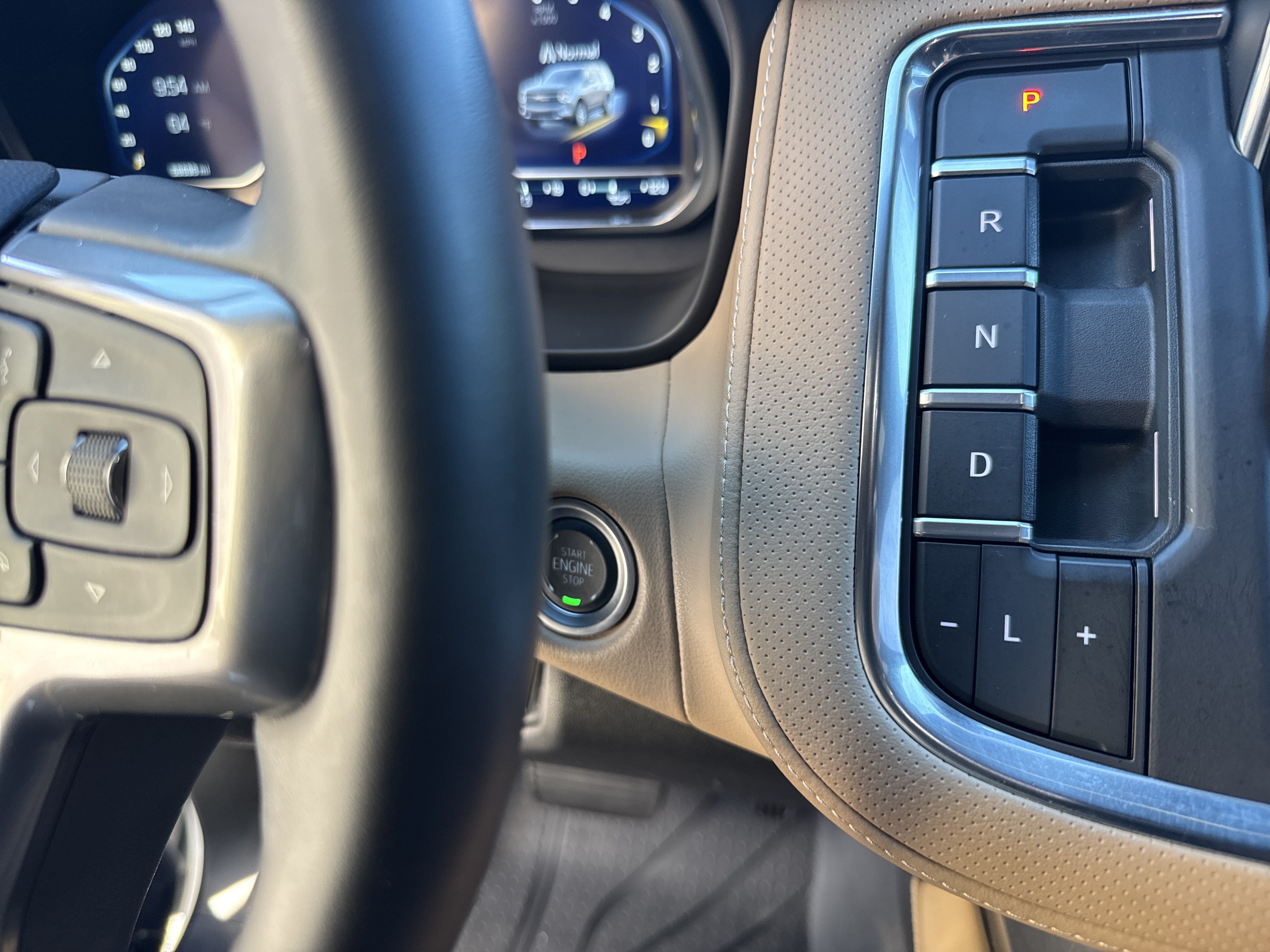 Used 2024 Chevrolet Tahoe Premier w/ Premium Package RWD image 30