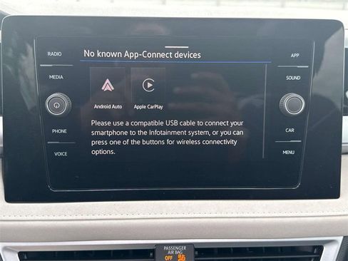 New 2025 Volkswagen Taos SE FWD image 23