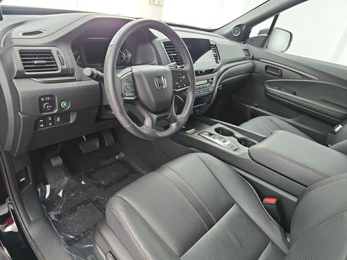 Certified 2025 Honda Passport TrailSport image 16