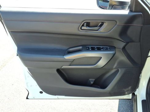 Used 2024 Nissan Pathfinder Rock Creek AWD/4WD image 7