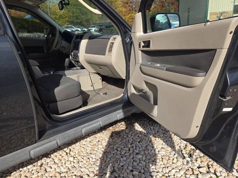 Used 2009 Ford Escape XLT AWD/4WD image 24
