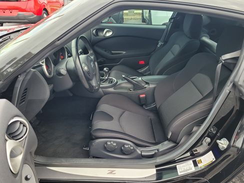 Certified 2019 Nissan 370Z Coupe RWD image 12
